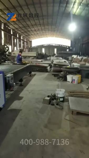 双台面激光切割机客户现场